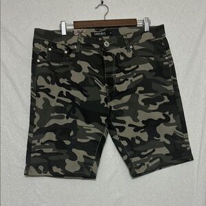 Camouflage Men's Shorts. Size 36